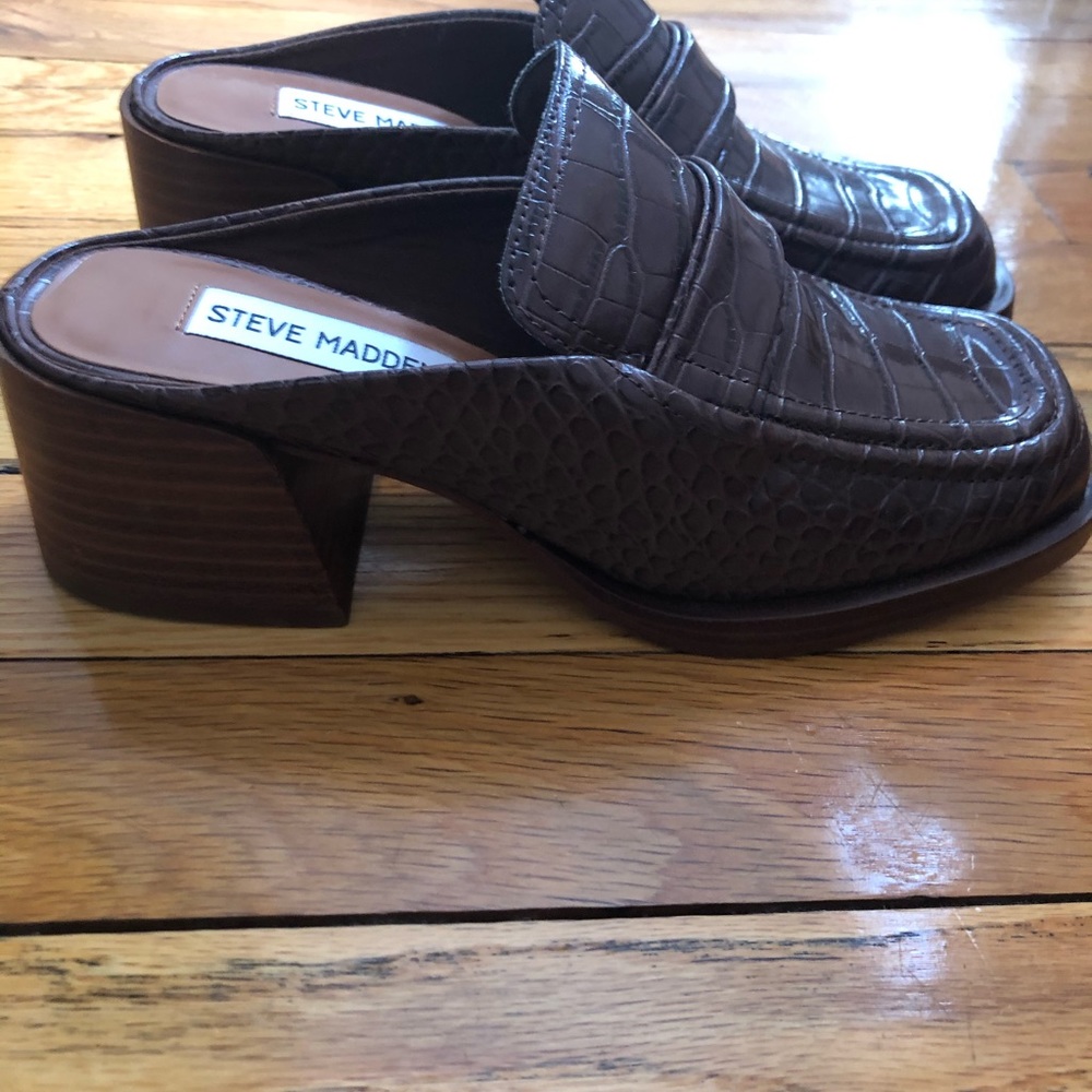Clogs - Picture 7 of 8